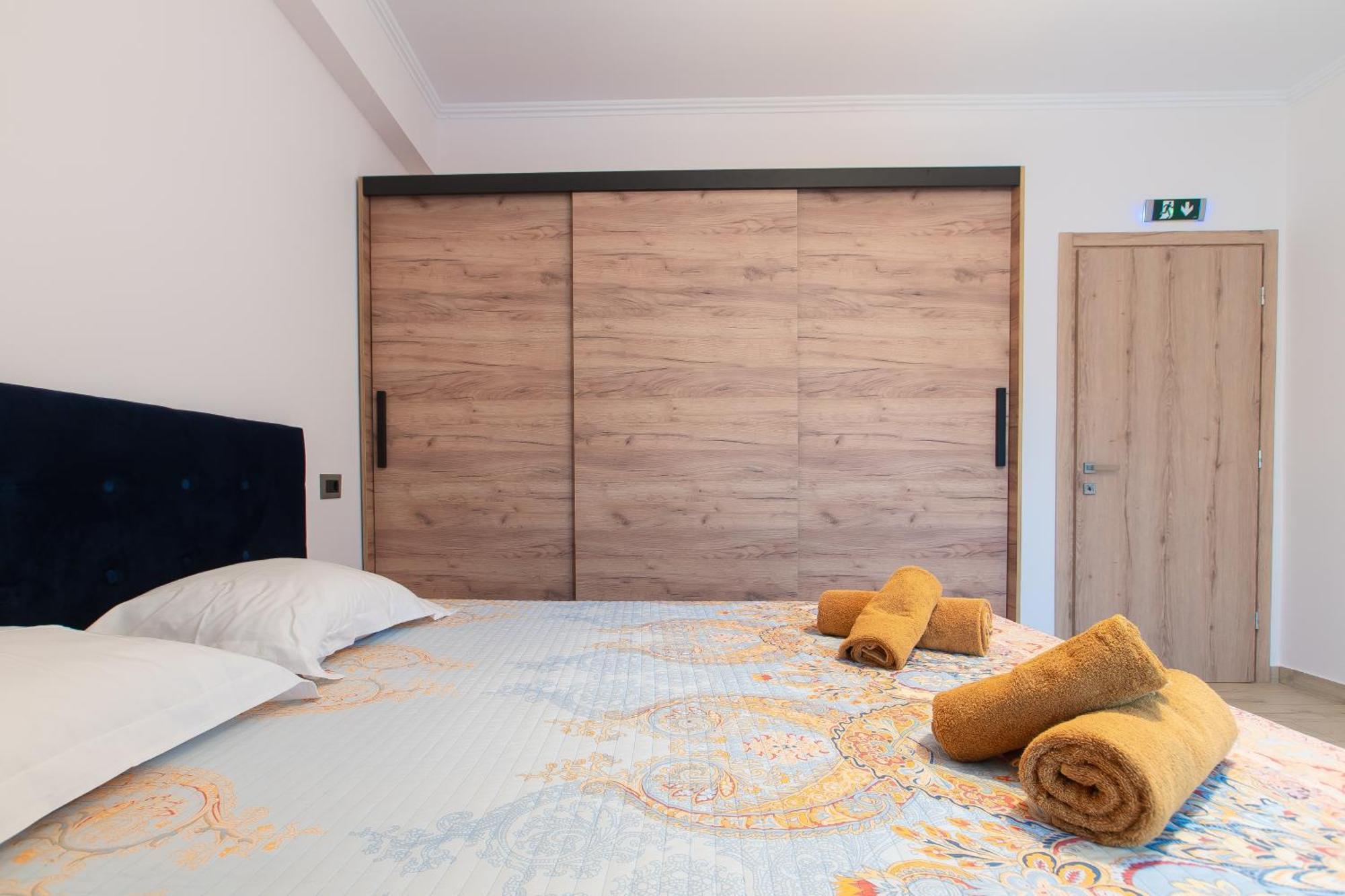 Elegance Suites Платарія Екстер'єр фото
